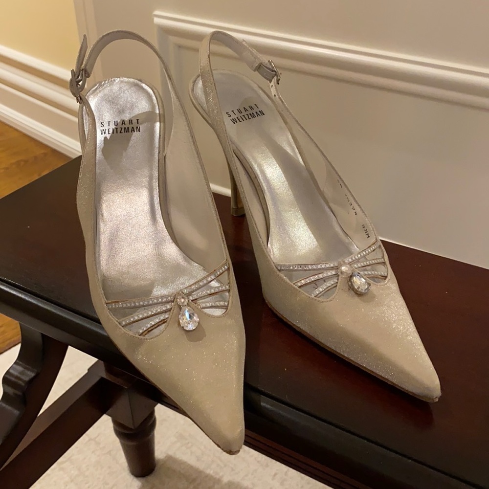 Stuart Weizmann Stunning sling back!